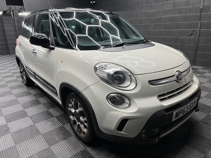 White Used 2013 Fiat 500L Trekking MPV | £2,995 (Fair price) - Image 1/4