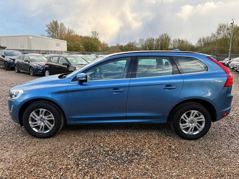 Used Volvo XC60 SE 190 HP (139 kW) 2016 Blue SUV
