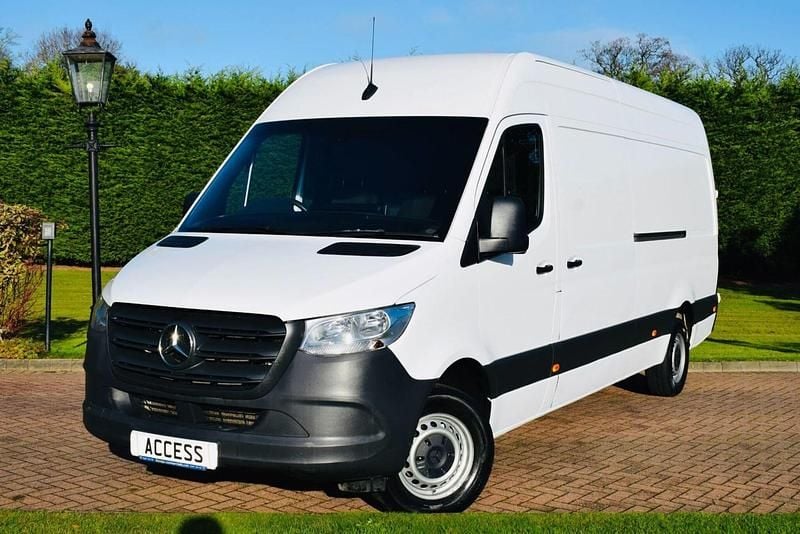 Used Mercedes Sprinter Progressive 148 HP (108 kW) 2022 White Van