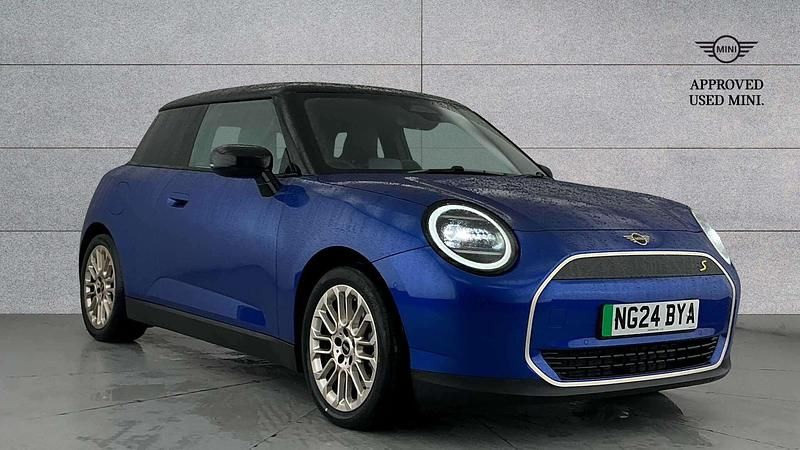 Blue Used 2024 Mini Cooper SE Hatch Hatchback | £25,690 (Fair price) - Image 1/4