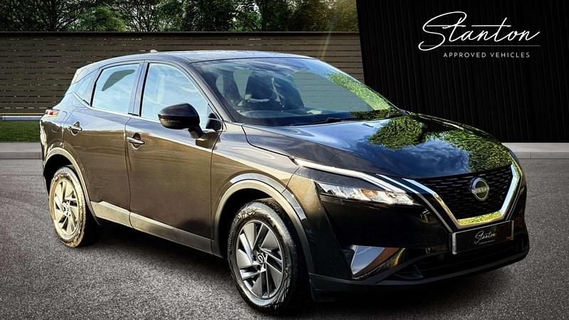 Black Used 2022 Nissan Qashqai Acenta Premium SUV | £11,990 (Super price) - Image 1/4