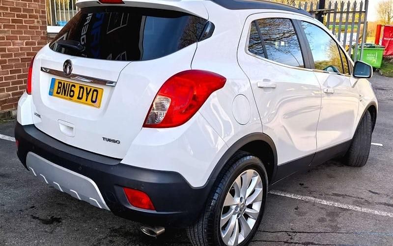 Used Vauxhall Mokka 152 HP (111 kW) 2016 White SUV