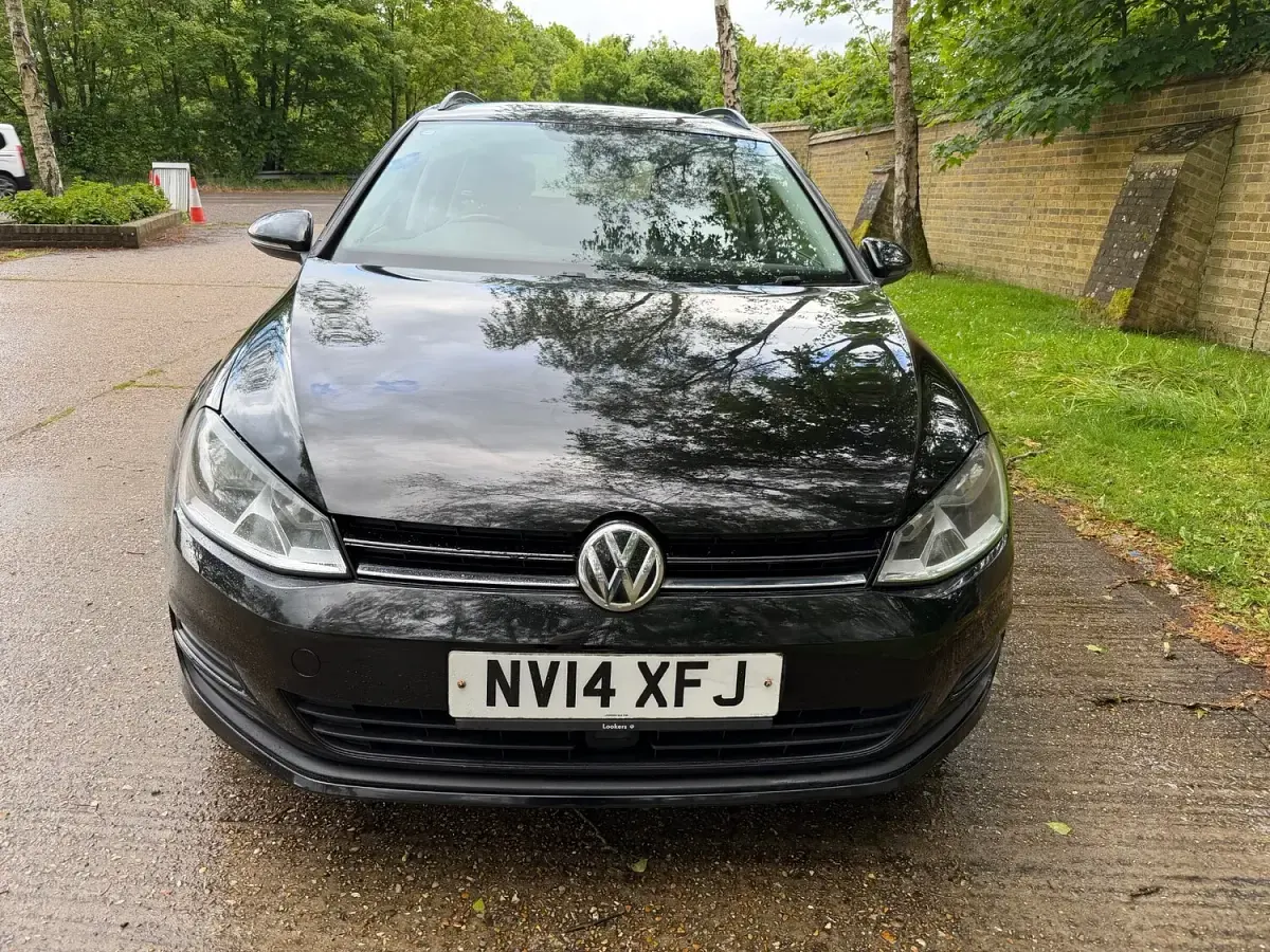 Used VW Golf VII SE 105 HP (77 kW) 2014 Black Estate