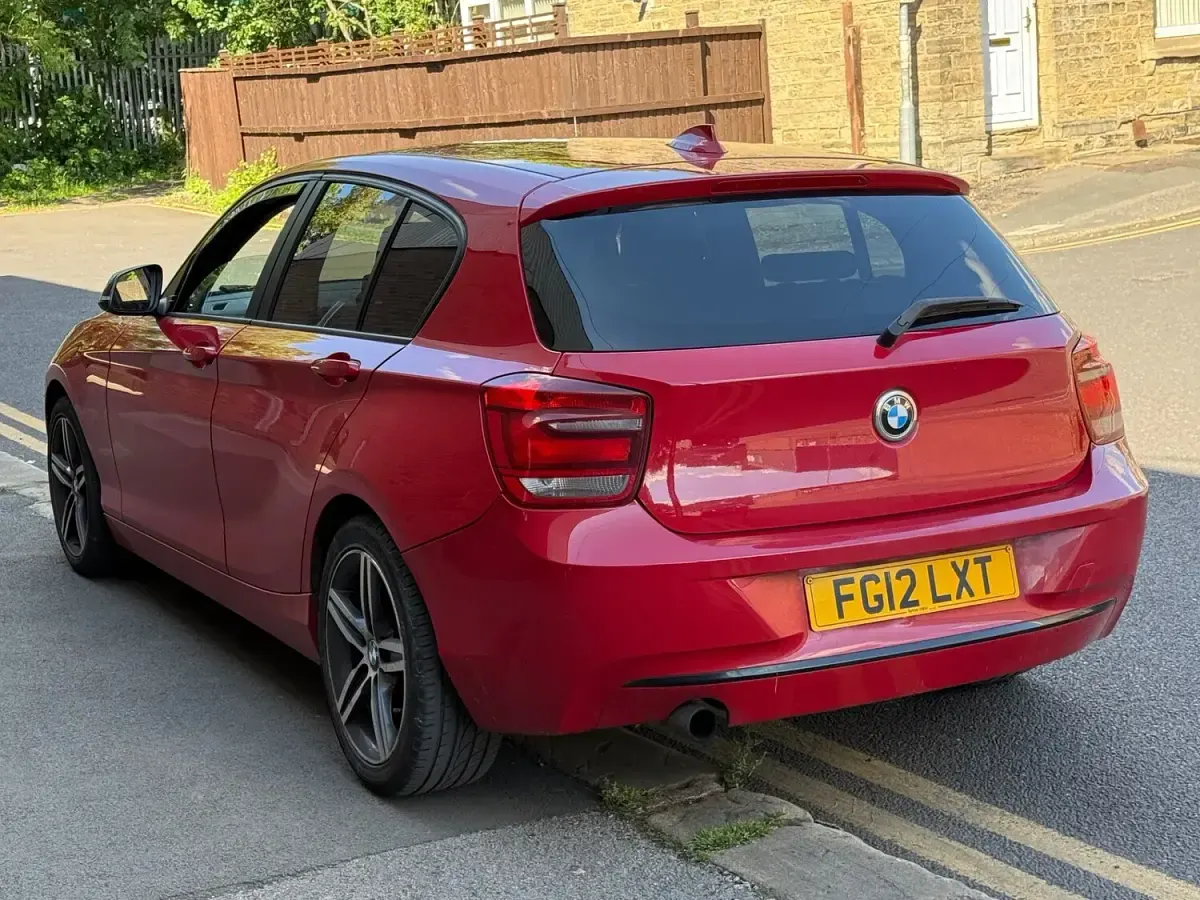 Used BMW 116 Sport Line 2012 Red Hatchback