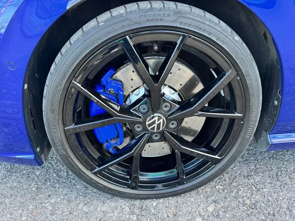 Used VW Golf VIII R 333 HP (244 kW) 2023 Blue Hatchback