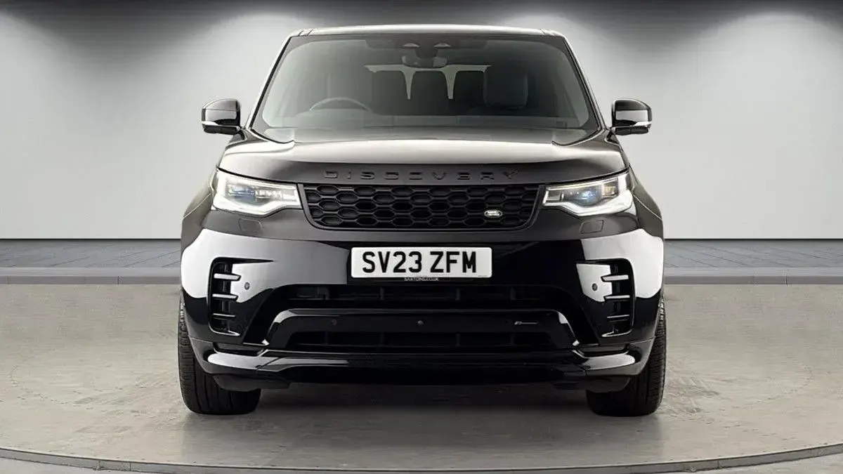 Usado Land Rover Discovery 5 SE Dynamic 360 CV (264 kW) 2023 Negro SUV