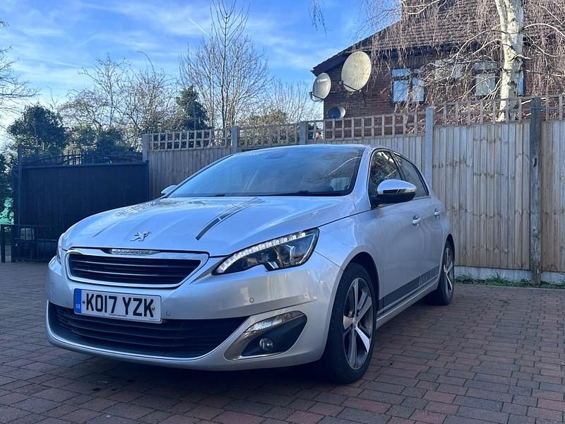 Used Peugeot 308 Allure 130 HP (95 kW) 2017 Silver Hatchback