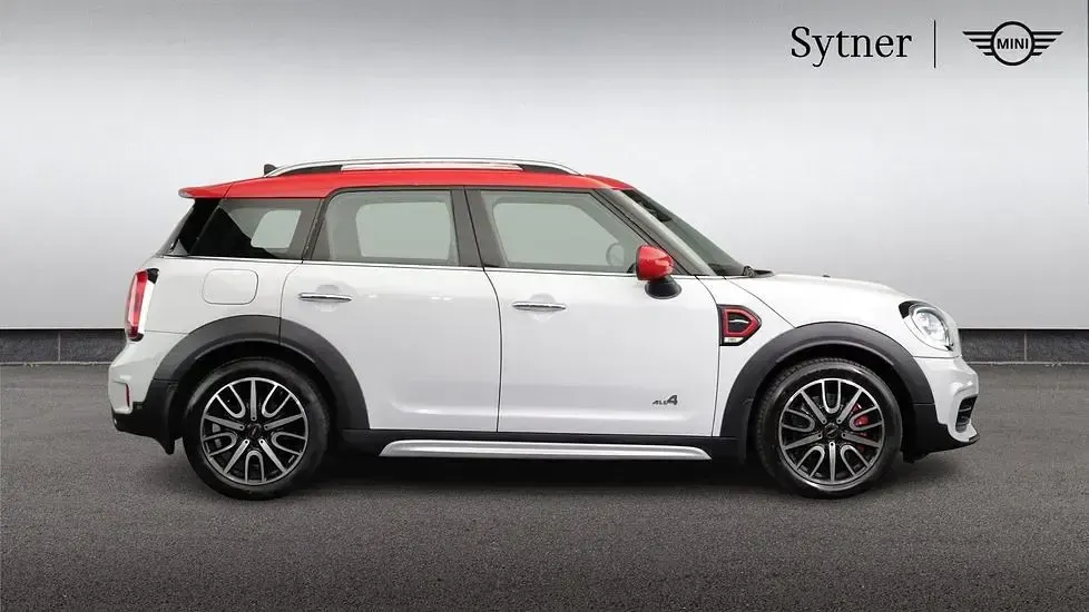 Used Mini John Cooper Works Countryman 228 HP (167 kW) 2018 White SUV
