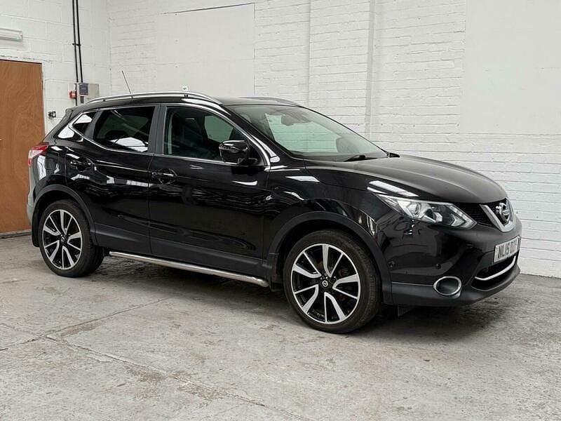 Black Used 2015 Nissan Qashqai S SUV | £5,750 (Fair price) - Image 1/3