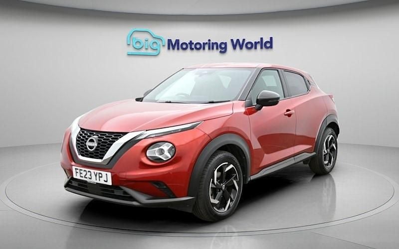 Used Nissan Juke N-Connecta 114 HP (83 kW) 2023 Red SUV