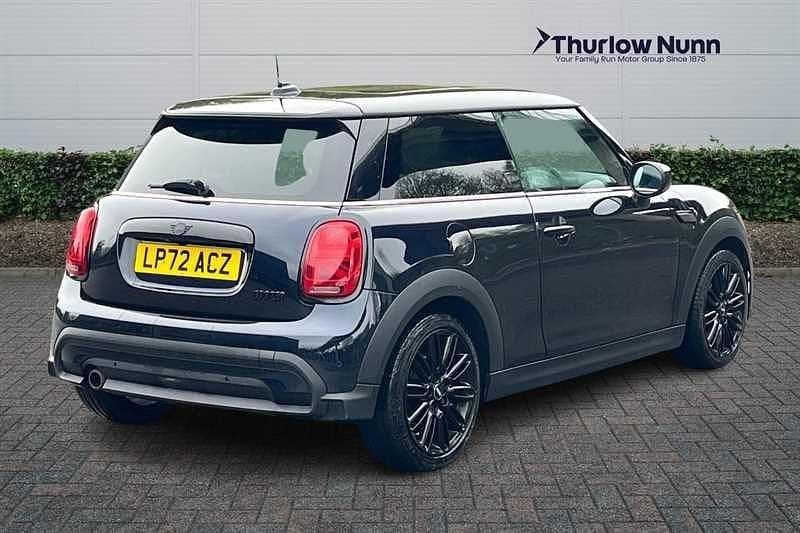 Used Mini Cooper Exclusive 136 HP (100 kW) 2022 Blue and black Hatchback