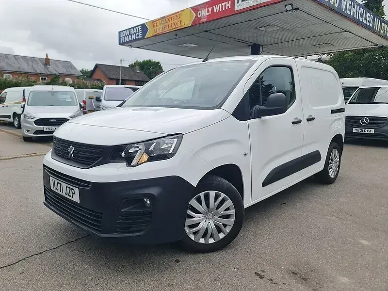Used Peugeot Partner Premium 131 HP (96 kW) 2021 White MPV