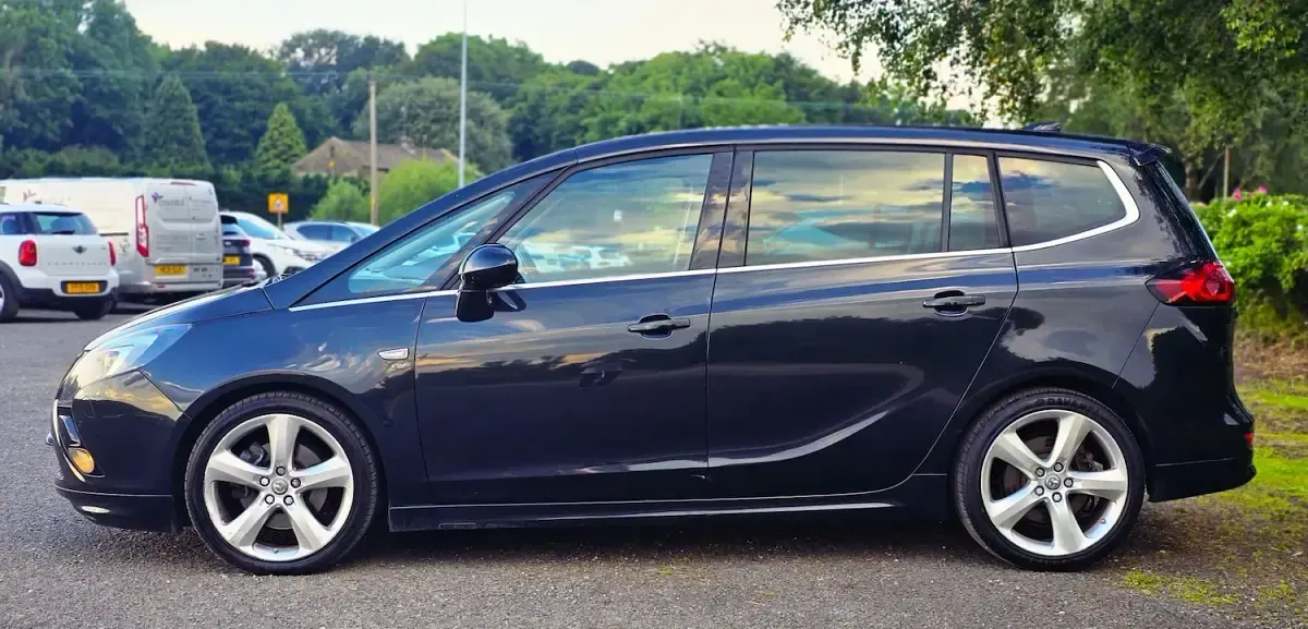 Used Vauxhall Zafira Elite 170 HP (125 kW) 2016 Black MPV