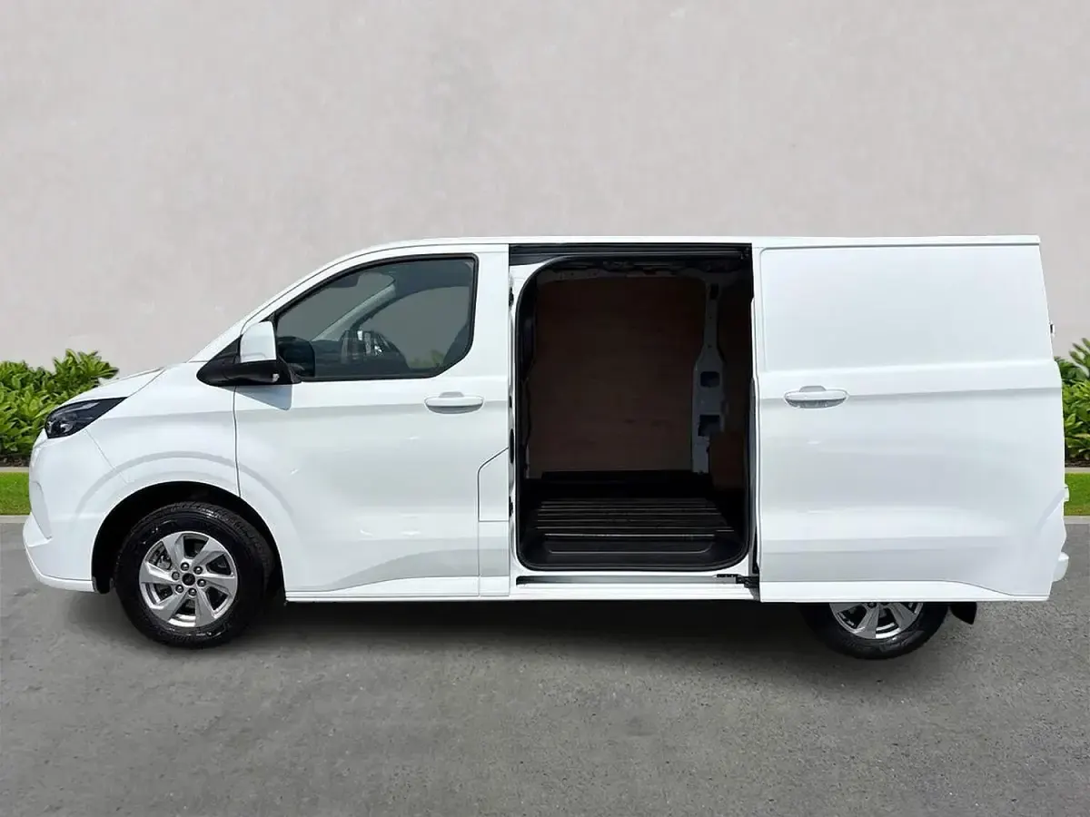 Used Ford E-Transit Limited 100 kW (136 HP) 2024 White Van