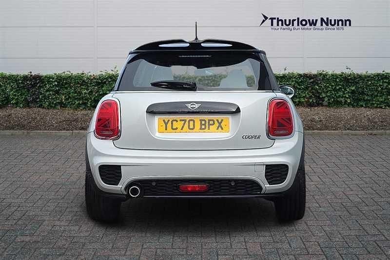 Begagnad Mini Cooper Hatch 136 HK (100 kW) 2020 Silver Halvkombi