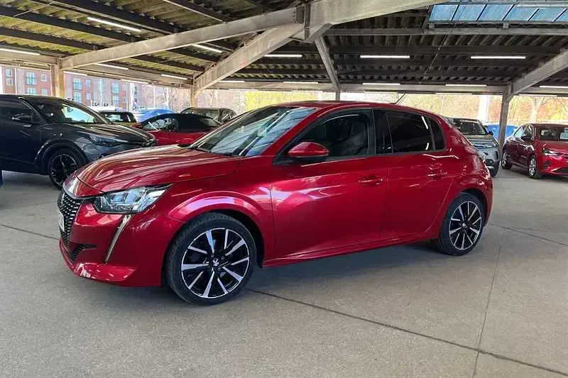Used Peugeot 208 Allure 100 HP (73 kW) 2020 Red Hatchback