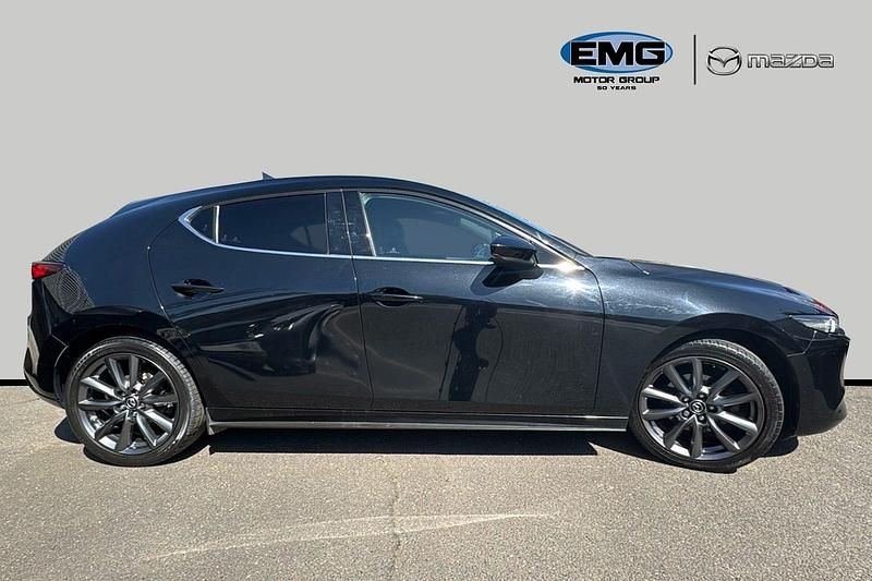 Begagnad Mazda 3 Inclusive 122 HK (89 kW) 2020 Svart Halvkombi