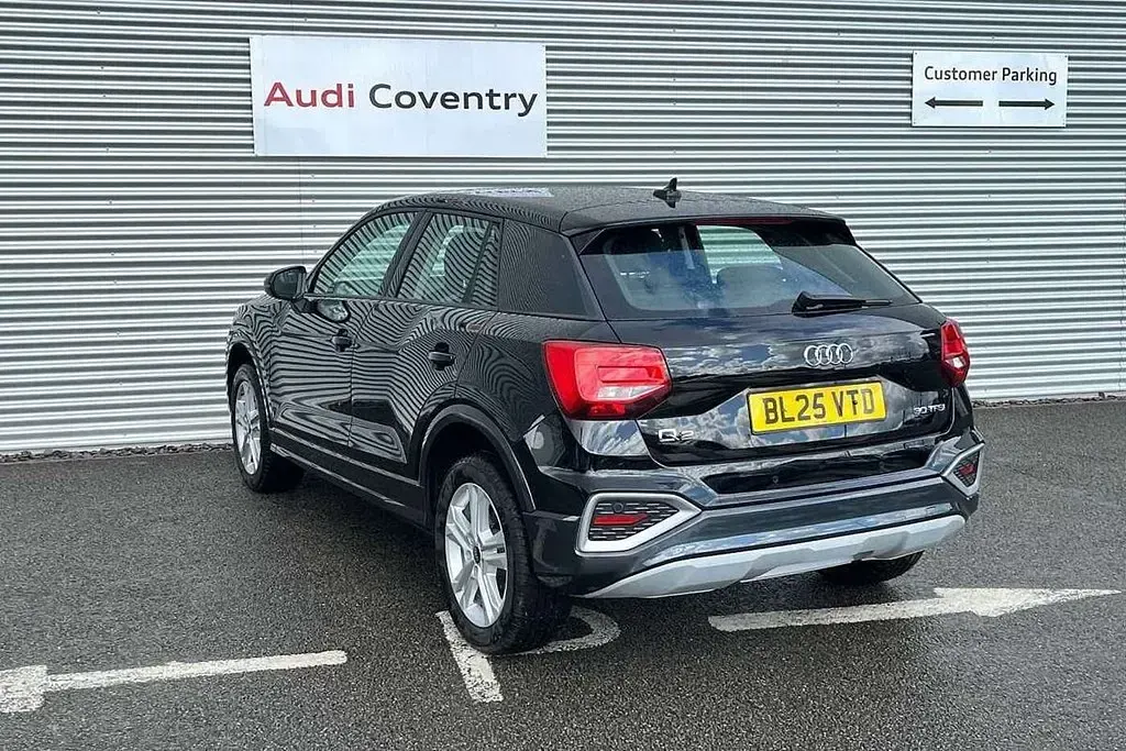 Second-hand Audi Q2 Sport 114 CP (83 kW) 2025 Negru SUV