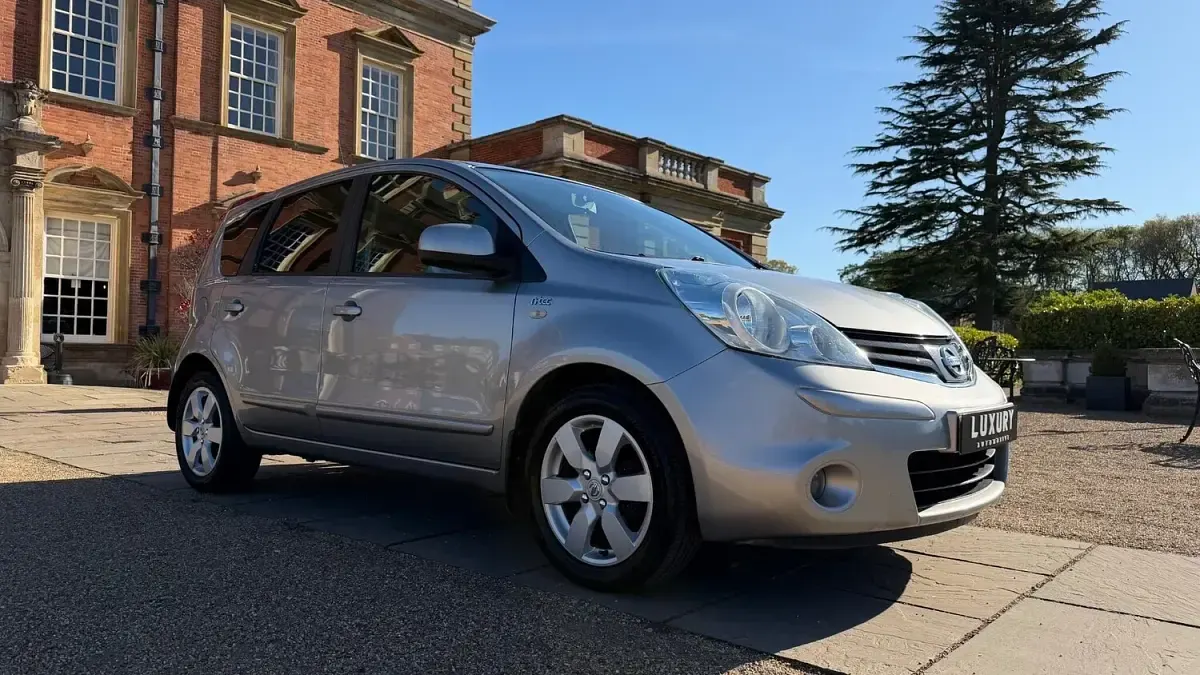 Used Nissan Note N-TEC 88 HP (64 kW) 2010 Silver Hatchback