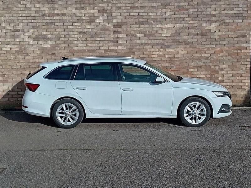 Used Skoda Octavia SE L 150 HP (110 kW) 2022 White Estate