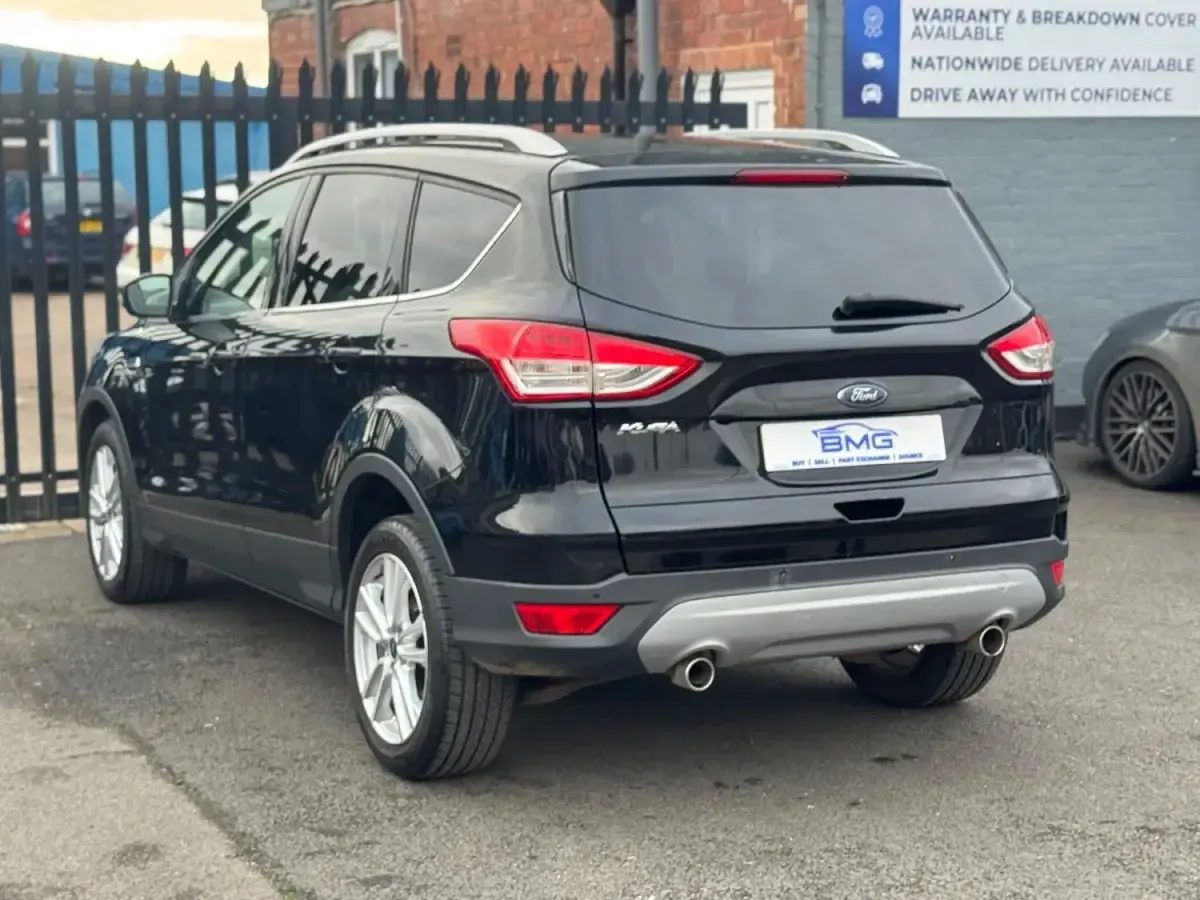 Käytetty Ford Kuga Titanium X 180 HP (132 kW) 2015 Musta Katumaasturi
