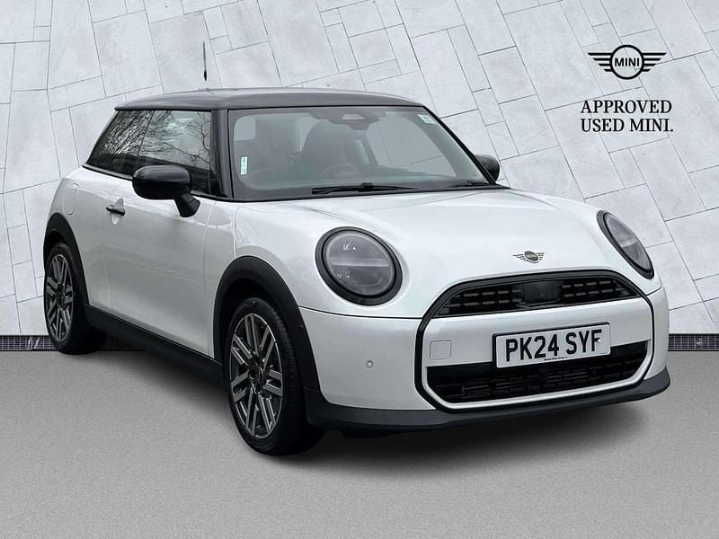 Used Mini Cooper Hatch 154 HP (113 kW) 2024 White Hatchback