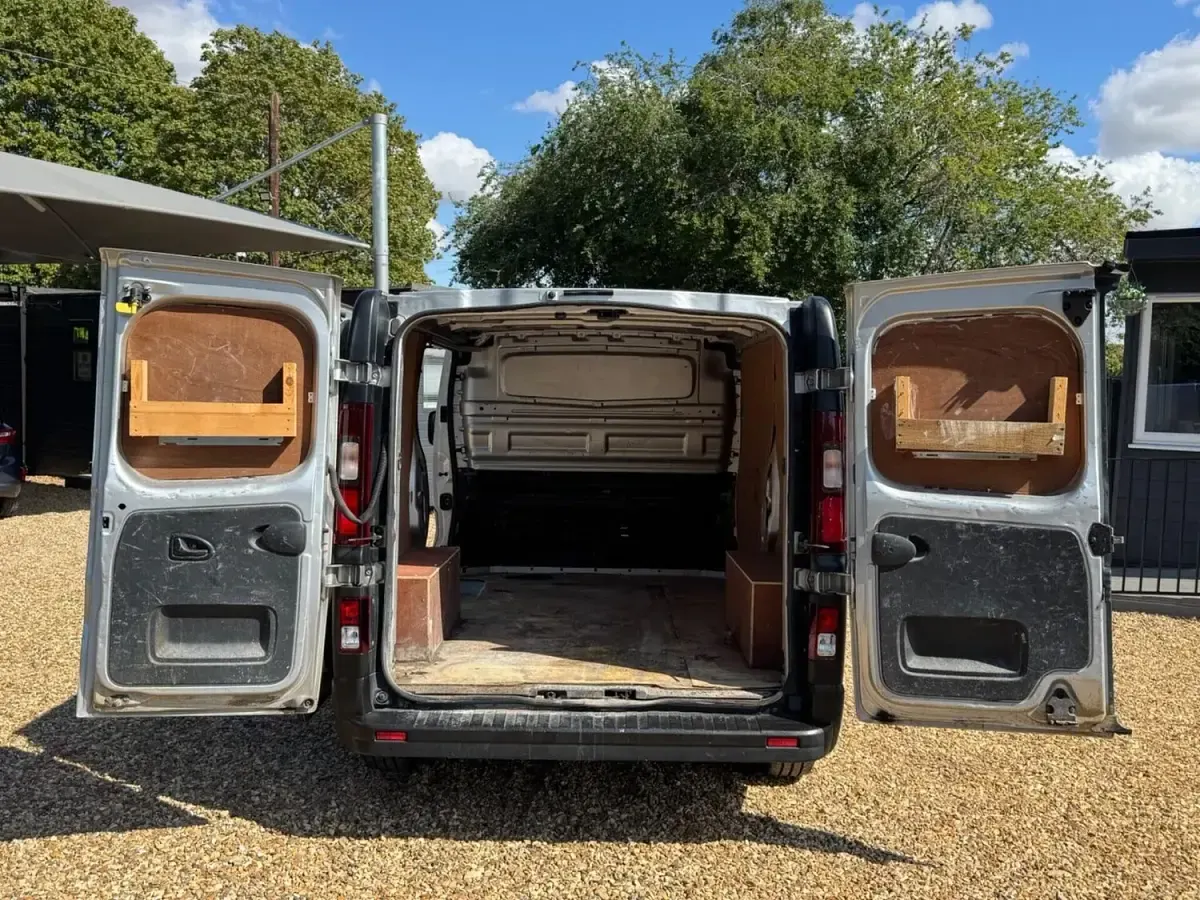Used Renault Trafic Business 2018 Silver MPV