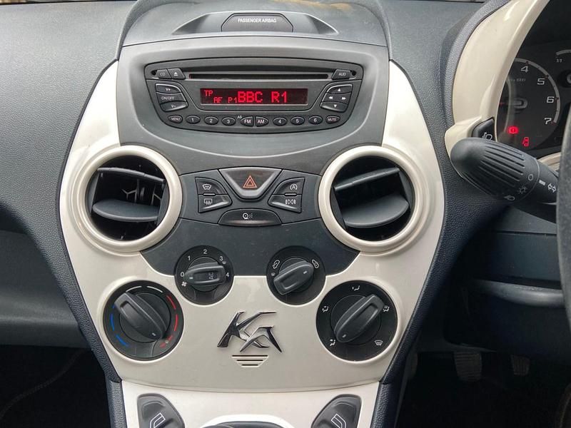 Used Ford Ka Zetec 69 HP (50 kW) 2015 Black Hatchback