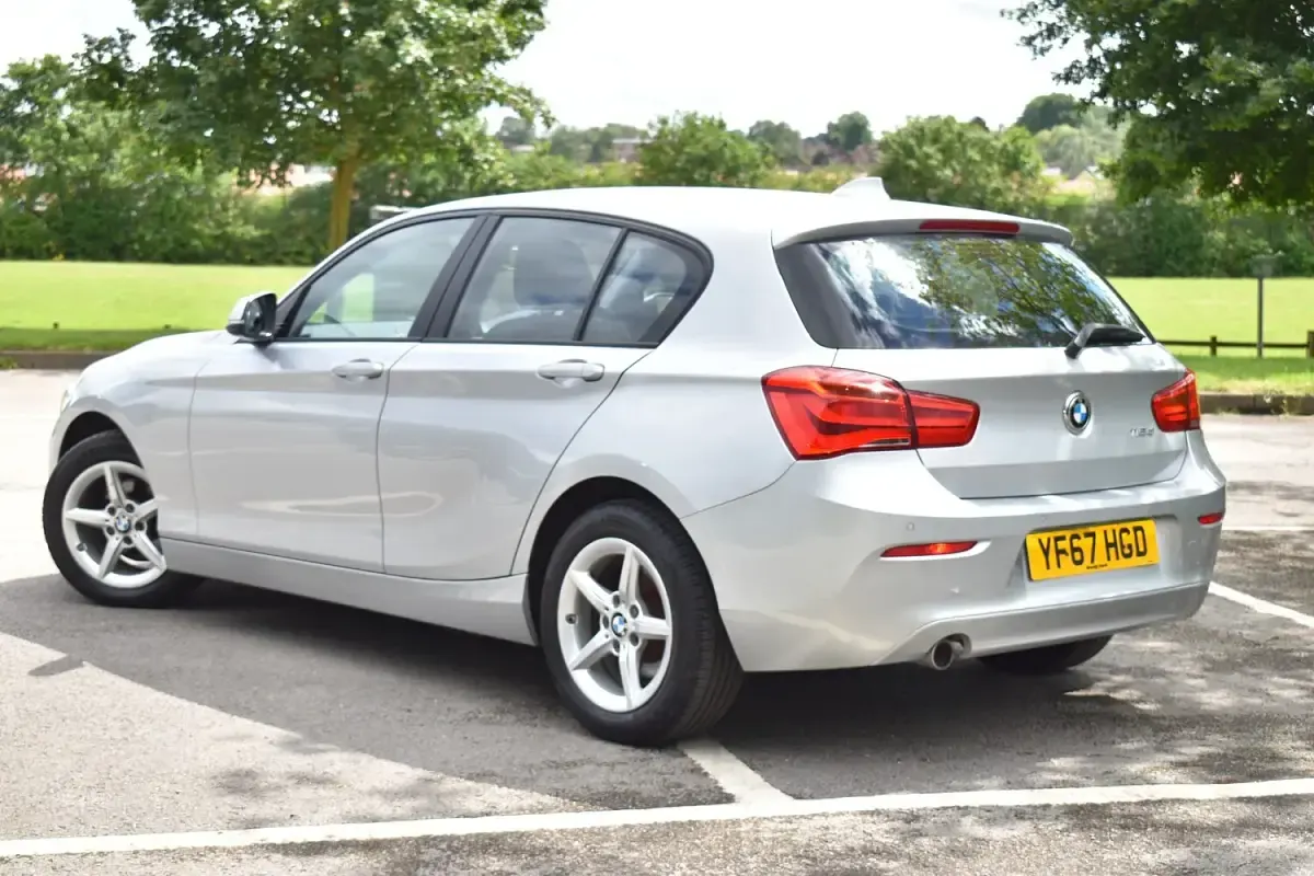 Used BMW 116 Comfort Edition 116 HP (85 kW) 2017 Silver Hatchback