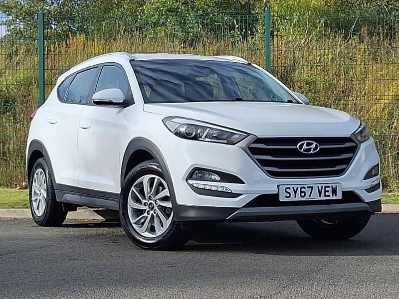 White Used 2017 Hyundai Tucson SE SUV | £10,998 (Super price) - Image 1/4