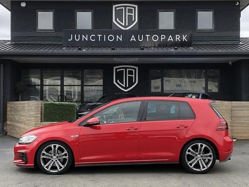 Begagnad VW Golf VII GTD 184 HK (135 kW) 2018 Röd Halvkombi