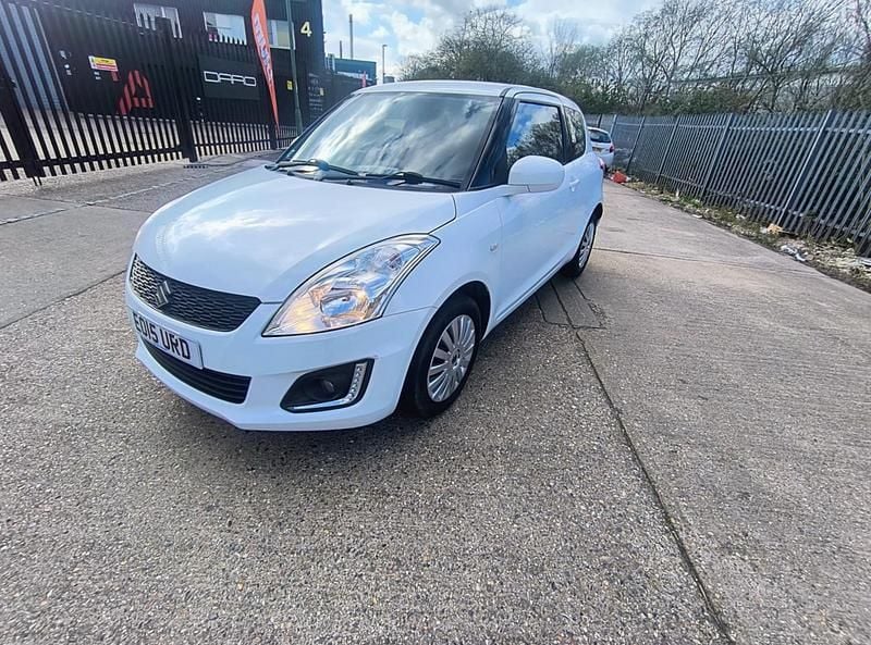 Used Suzuki Swift 2015 White Hatchback