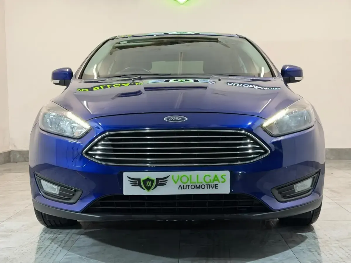 Begagnad Ford Focus Zetec 125 HK (91 kW) 2018 Blå Halvkombi