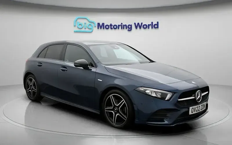 Used Mercedes A180 Executive 136 HP (100 kW) 2022 Blue Hatchback