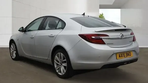 Used Vauxhall Insignia SRi 140 HP (102 kW) 2015 Silver Hatchback
