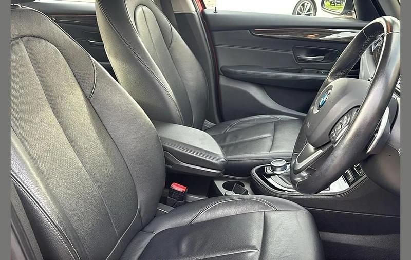 Used BMW 220 Luxury Line 187 HP (137 kW) 2018 Red Estate