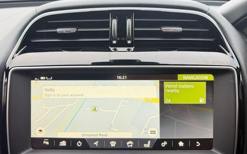 Used Jaguar XE R-Sport 179 HP (131 kW) 2019 Sedan