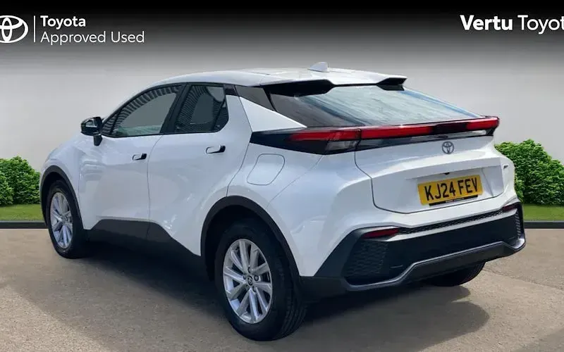 Used Toyota C-HR 140 HP (102 kW) 2026 SUV