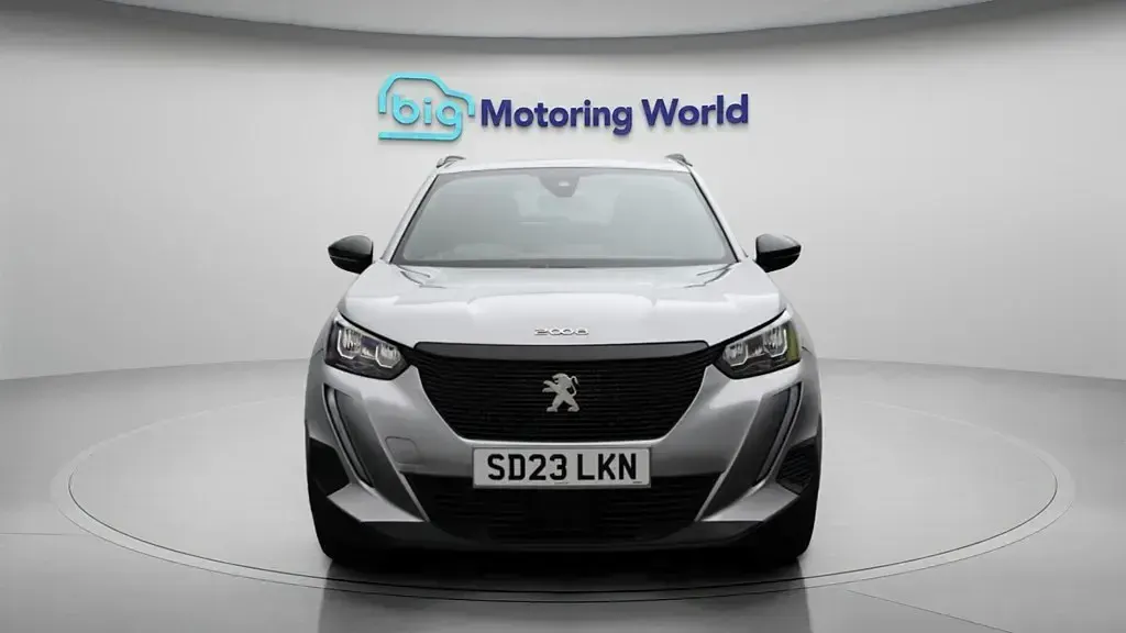 Begagnad Peugeot 2008 Active+ 100 HK (73 kW) 2023 Grå SUV