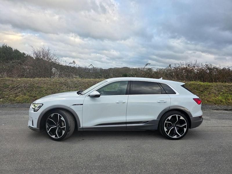 Used Audi e-tron Advanced 230 kW (313 HP) 2020 White SUV