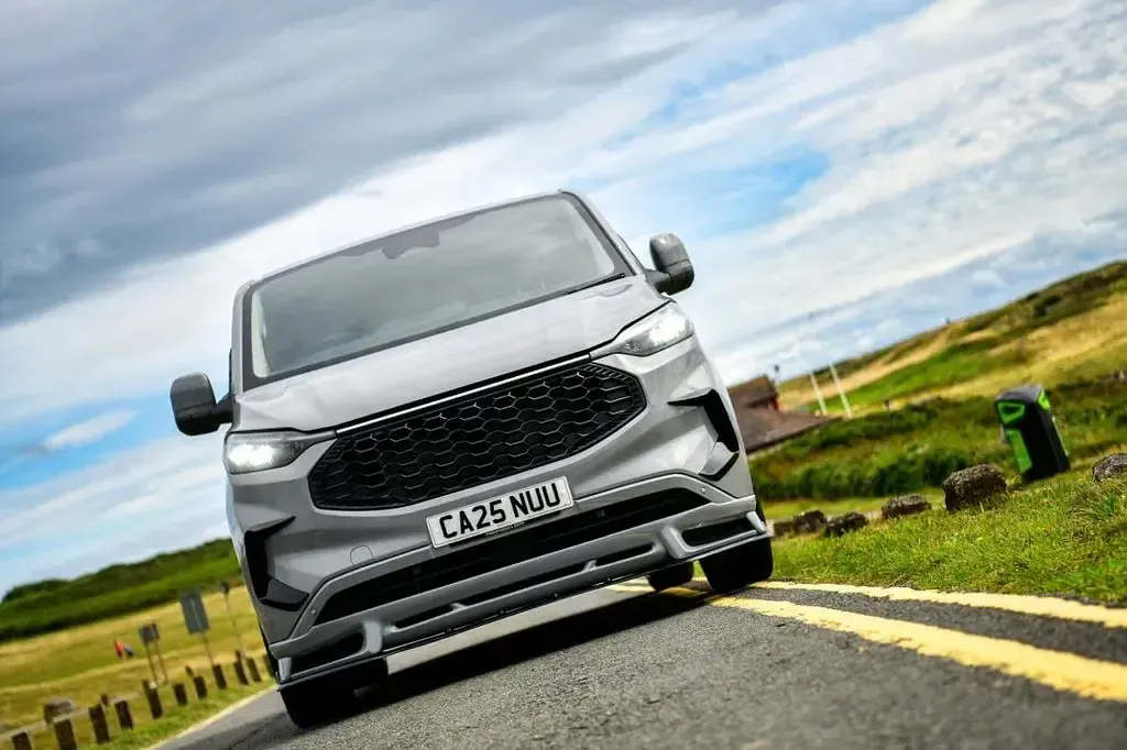 New Ford Transit Custom Limited 170 HP (125 kW) 2025 Grey Van