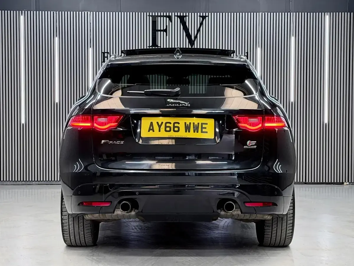 Used Jaguar F-Pace S 300 HP (220 kW) 2016 Black SUV