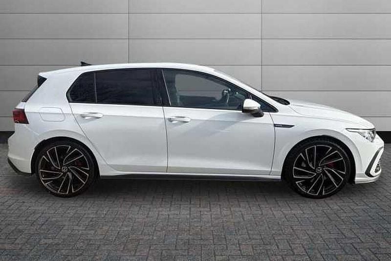 Used VW Golf VIII GTD 200 HP (147 kW) 2022 Pure white Hatchback