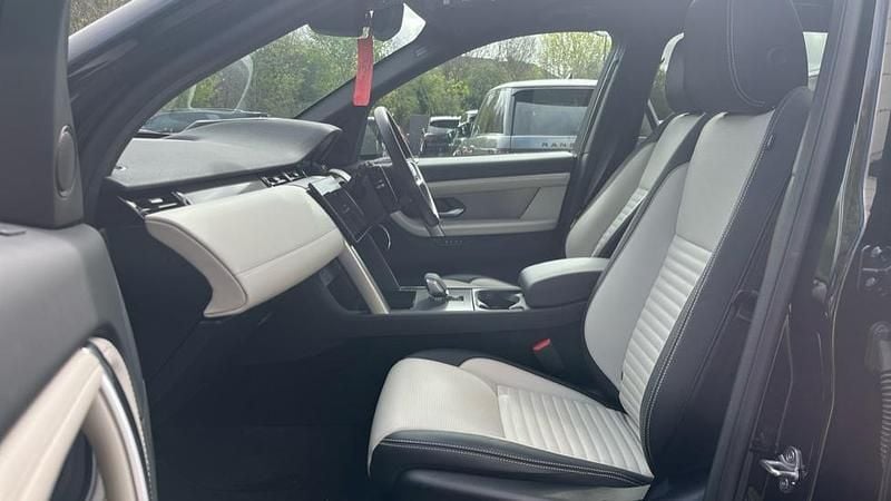 Second-hand Land Rover Discovery Sport HSE Dynamic 204 CP (150 kW) 2024 Negru SUV