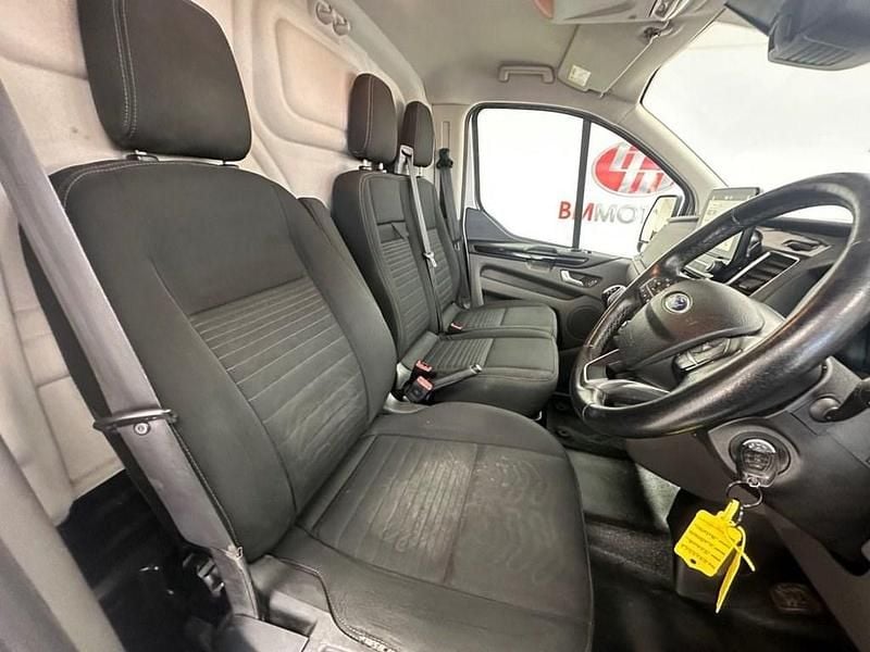 Used Ford Transit Custom Limited 130 HP (95 kW) 2019 Silver Van