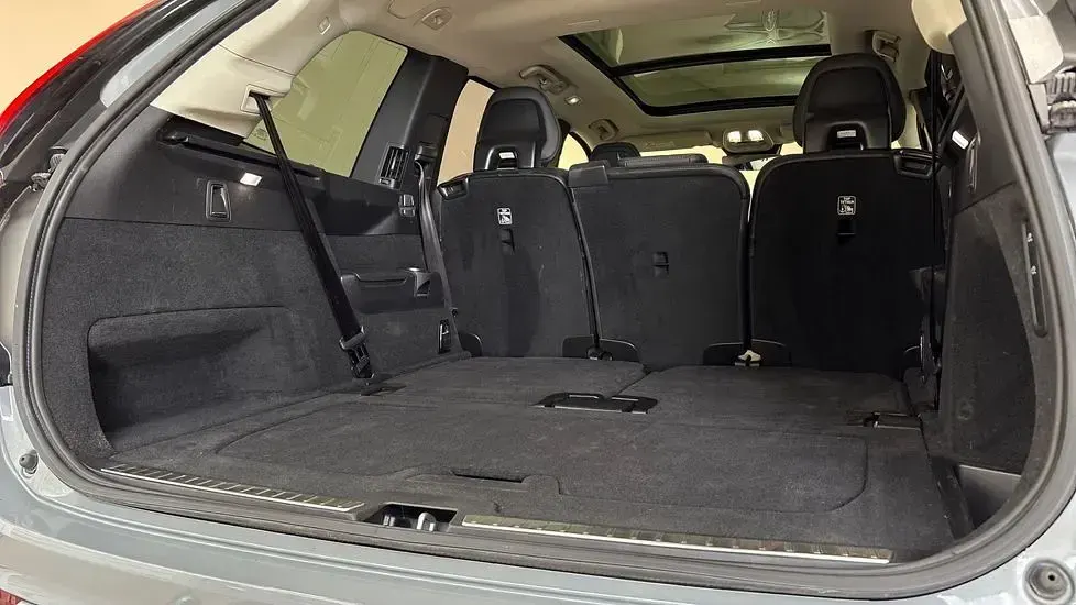 Usado Volvo XC90 Ultra 250 HP (183 kW) 2025 Cinzento SUV