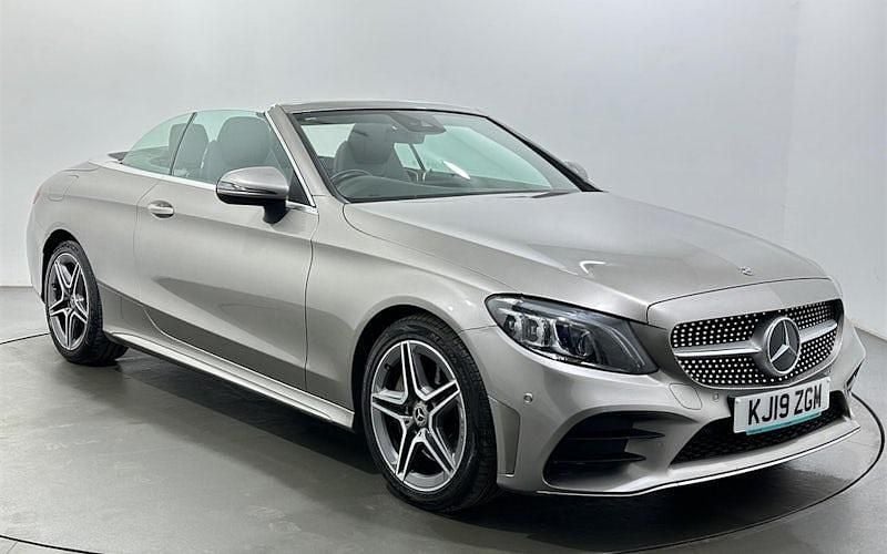 Usado Mercedes C300 AMG Line Premium 245 HP (180 kW) 2019 Cabrios
