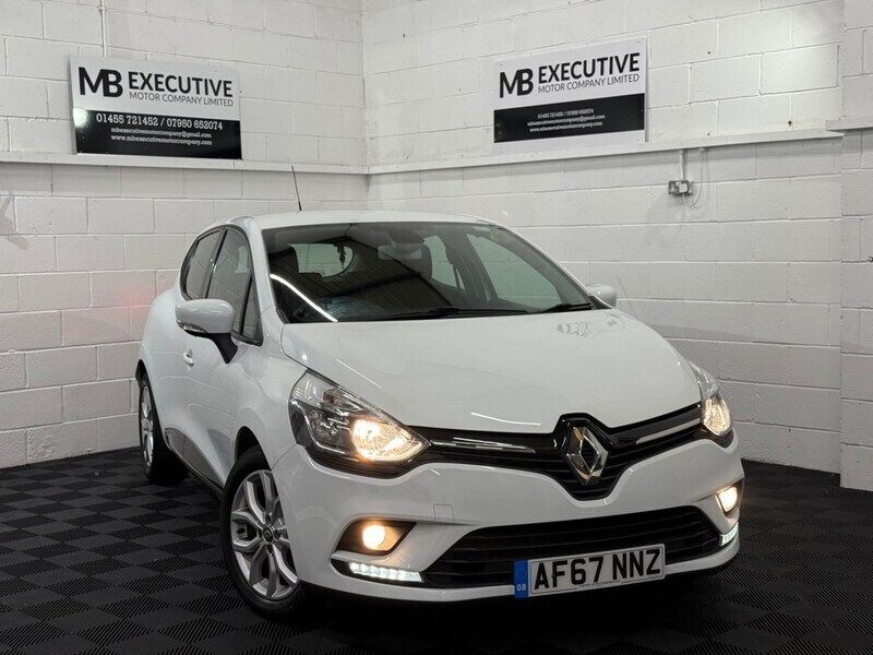 White Used 2017 Renault Clio IV Dynamique Hatchback | £7,290 (Fair price) - Image 1/4