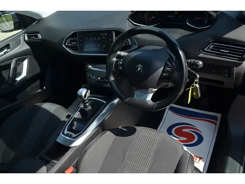Used Peugeot 308 SW Allure 130 HP (95 kW) 2017 Blue Estate