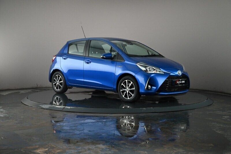 Blue Used 2018 Toyota Yaris Hybrid Hatchback | £12,200 (Good price) - Image 1/4